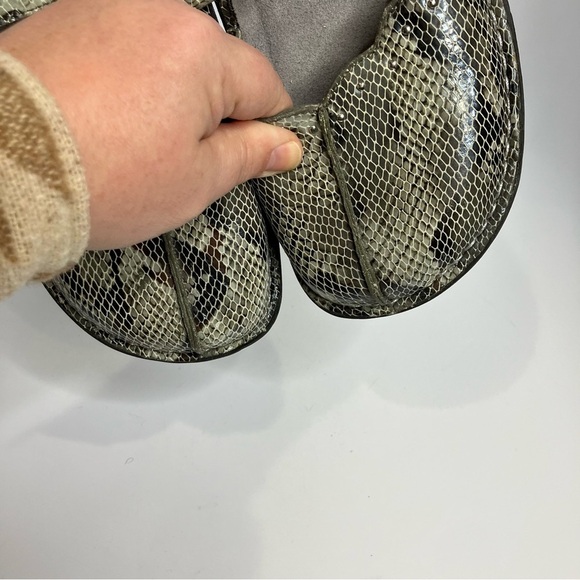 Alegria snake skin print mary Jane mules gray cream size 39 - Picture 5 of 9